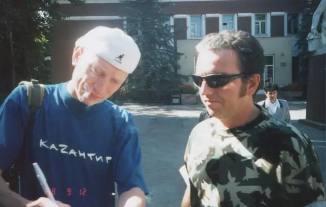 Евгений Фёдоров и Шахрин СанктПетербург 2001 год Гвоздём пластинки - фото 48