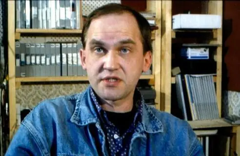 Николай Грахов 1989 Кадр из фильма Сон в красном тереме Ключевую фигуру - фото 46