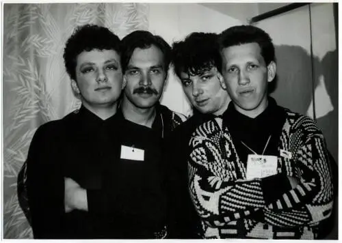Агата Кристи весна 1989 Фото Александра Шишкина В гримерке на уставших - фото 4