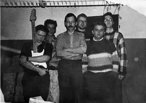 Группа Апрельский марш 1990 Нравились им и номера в которых солировал - фото 7