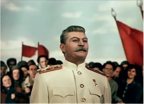 Ил 4 Кадр из фильма Падение Берлина Мосфильм 1949 Ил 5 Кадр из фильма - фото 4