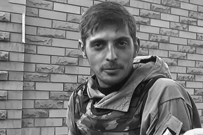 Михаил Толстых Гиви Судя по всему Донбасс не испытывал проблем с - фото 16