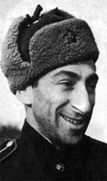 Борис Рунин 1940е Борис Рунин его жена Анна слева и Вера - фото 17