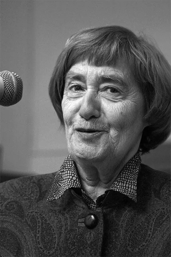 Елена Цезаревна Чуковская Апрель 2008 Но все равно я чувствовала что Люша - фото 20