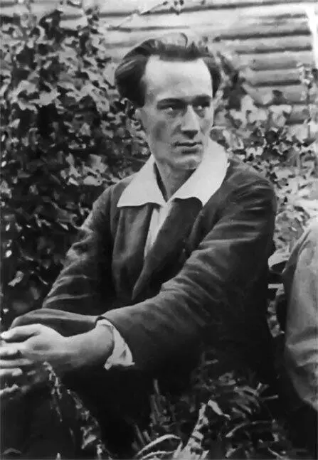 Даниил Андреев 1930е Если зайти с улицы наш дом выглядел так Вход потом - фото 35