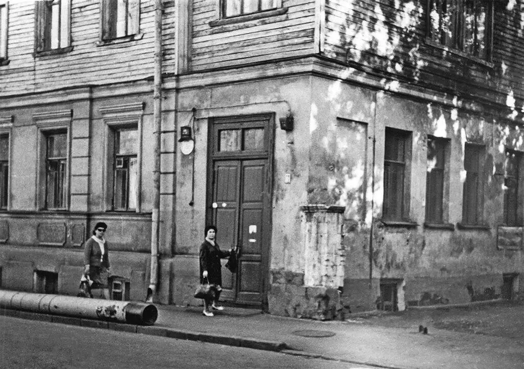 Дом 5 в Лёвшинском переулке 1968 Ну если вы знаете такую московскую - фото 36