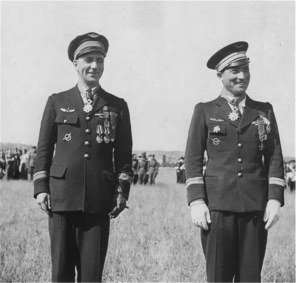 Командиры авиаполка НормандияНеман слева направо Пьер Пуйяд 19431944 и - фото 44