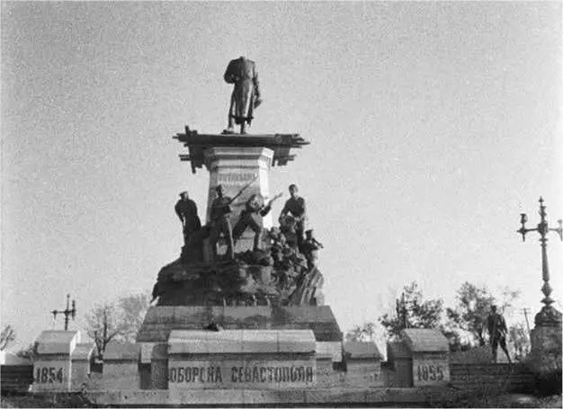 Памятник Оборона Севастополя Исторический бульвар В связи с - фото 26