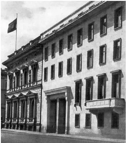 Старая рейхсканцелярия Балкон был пристроен по требованию Гитлера в первые - фото 2