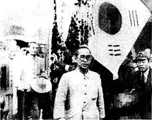Лидеры японских коммунистов выходят из тюрьмы Футю октябрь 1945 года - фото 79