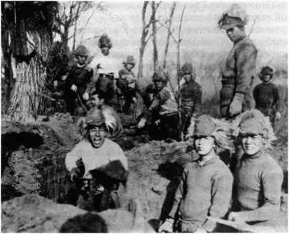 Японские солдаты роют окопы под Шанхаем 1937 г РГАКФД определенных районах - фото 146