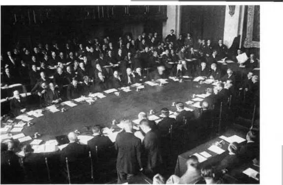 Гаагская конференция 1929 г РГАКФД Морская конференция в Лондоне 1930 г - фото 81