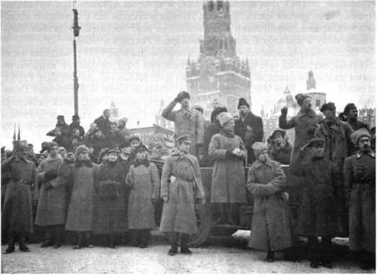 Парад Красной армии на Красной площади Народный комиссар по военным делам - фото 91
