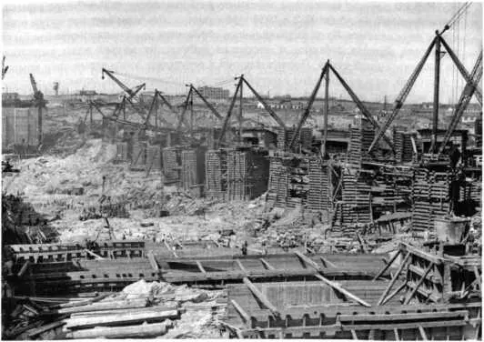 Строительство плотины левого берега на Днепрострое УССР 1930 г РГАКФД - фото 96