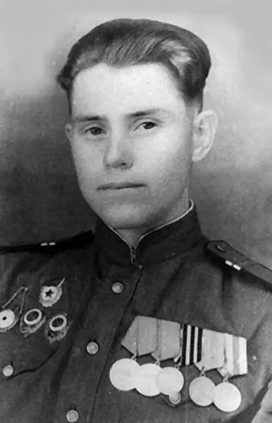Владимир Матейчук 1945 год Я родился 22 июня 1925 года в селе Окница - фото 26
