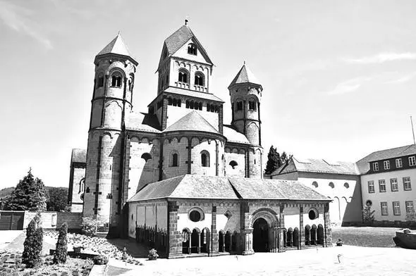 Рис 1 35 Maria Laach Германия 10931156 Из Римской архитектуры были - фото 52