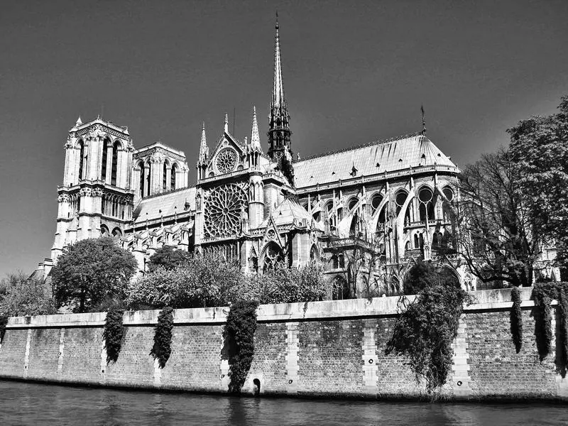 Рис 1 39 Notre Dame Париж Франция a b Рис 1 40 a Карта - фото 57