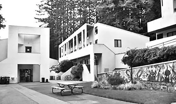 Рис 9 32 Kresge College University of California Santa Cruz California - фото 653