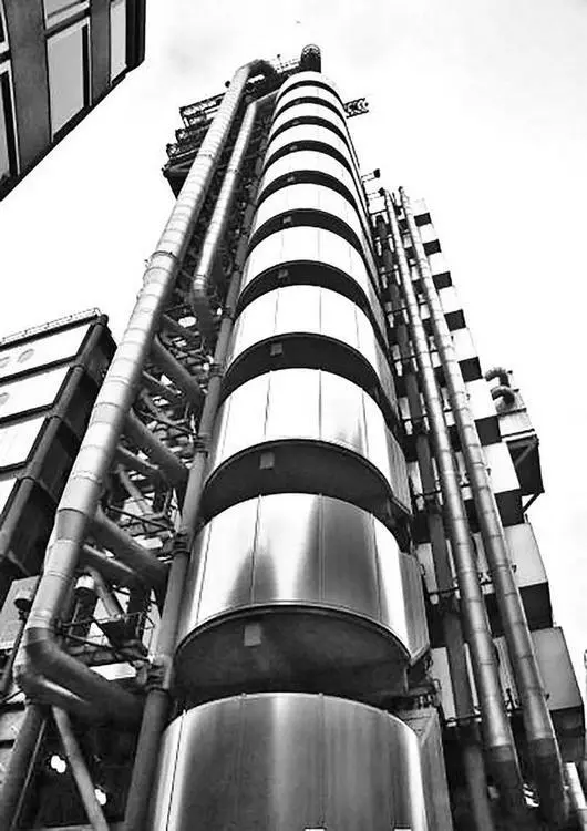b Рис 10 2 a Pompidou Centre Париж 1977 архитекторы Renzo Piano - фото 669