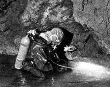 Перед спуском в сифон В Саблинских пещерах побывало бесчисленное количество - фото 30