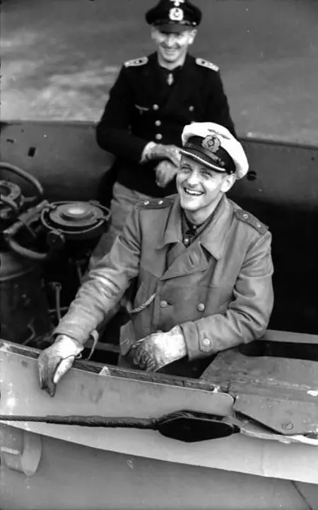 Немецкий подводный ас Эрих Топп Под его командованием U 57 совершила второй по - фото 2