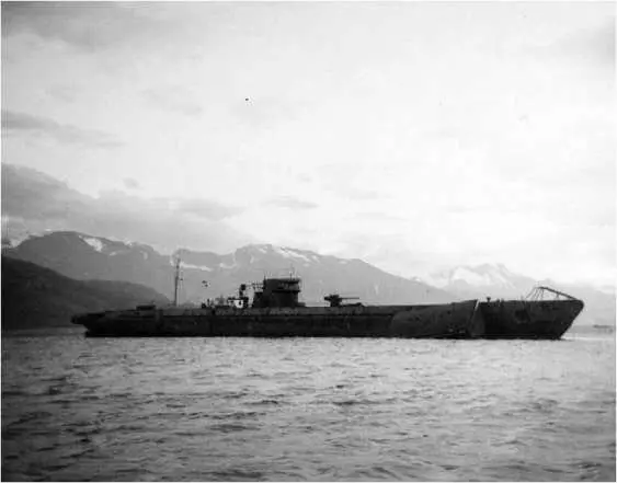 U 64 после подъема со дна фьорда в 1957 году Лодка была пущена на слом - фото 64