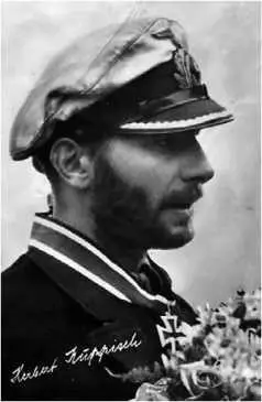 Первый командир U 94 подводный ас Герберт Куппиш 29 августа 1941 года на U - фото 76