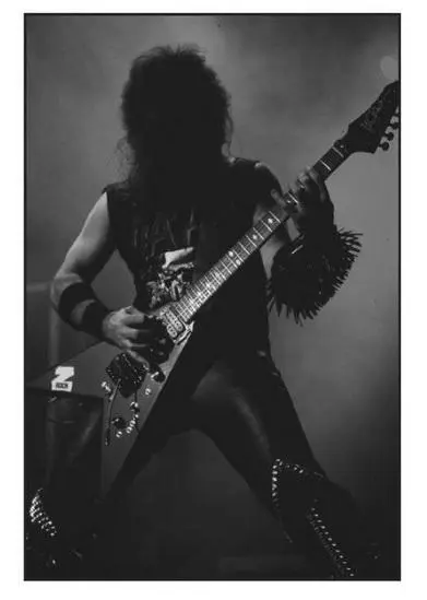 К 1988 году все изменилось Slayer вступили в большую лигу метала при поддержке - фото 27