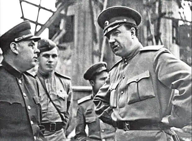 В С Абакумов на Западном фронте В первом ряду справа налево В С Абакумов - фото 100