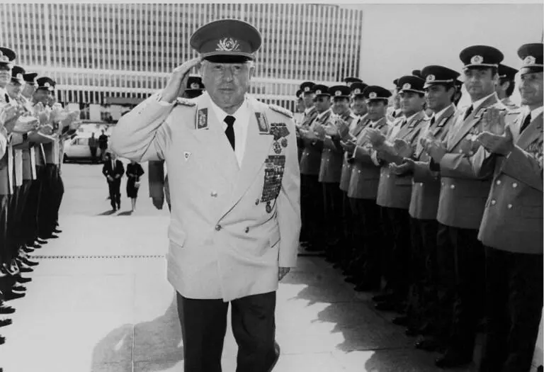 Генерал Эрих Мильке возглавлял МГБ ГДР на протяжении 32 лет с 1957 по 1989 - фото 123