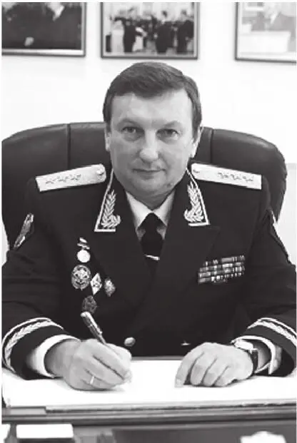 генералполковник Виктор Васильевич Остроухов Герои Советского Союза - фото 166