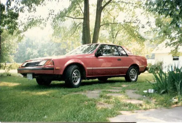 Машина Кита Колла Toyota Celica 1982 года выпуска Это трёхдверная модель - фото 70