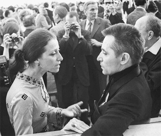 Балерина Майя Плисецкая и главный балетмейстер Большого театра Юрий Григорович - фото 46