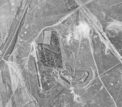 Форт V Гродненской укрепленной позиции Аэрофотосъемка 1941 г Таким образом - фото 18