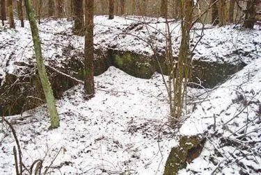 Орудийный дворик батареи в районе форта IX Стенки сделаны из бетона - фото 102