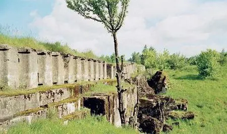 Форт III Современный вид Форт III после боев в августе 1915 г Правый - фото 144