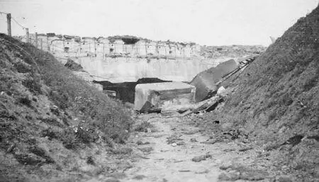 Форт III после боев в августе 1915 г Правый фланк Фото 1915 г Форт III - фото 145