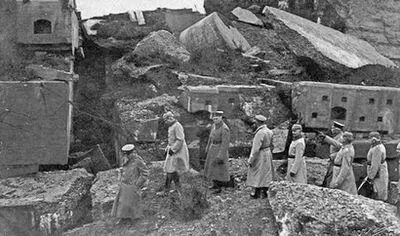 Великий герцог Адольф Фридрих VI с представителями командования германской - фото 155