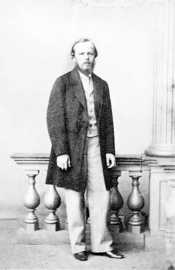 Портрет Ф М Достоевского в полный рост Фотограф М Б Тулинов 1861 г - фото 11