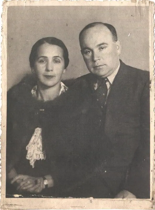 Родители Шаина и Илья Лурье 1930е годы Люба Трескунова конец 30х - фото 3