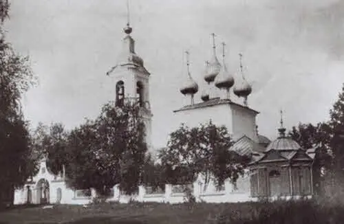 Благовещенская церковь в селе Абакумцсве Справа семейный склеп Некрасовых - фото 22