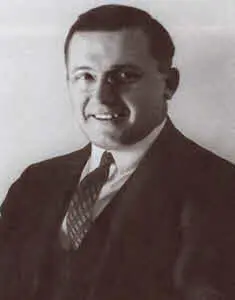 Владимир АлексеевЖелезняков соратник Наума Эйтингона Токио 1931 г Наум - фото 12