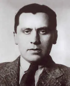 Наум Эйтингон 1930 г Старший майор госбезопасности Павел Судоплатов 1940 г - фото 17