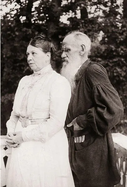 СА и Л Н Толстые на балконе дома в Ясной Поляне 1902 г Фотография С А - фото 208