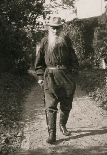 Л Н Толстой на прогулке 1903 г Ясная Поляна Фотография А Л Толстой Л - фото 216