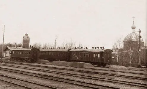 Вагоны в которых жила семья Л Н Толстого и корреспонденты 1910 г Станция - фото 252