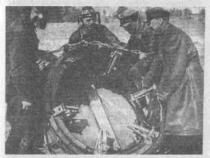 Клапан стравливания воздуха оболочки стратостата СССР Около 17 часов - фото 103