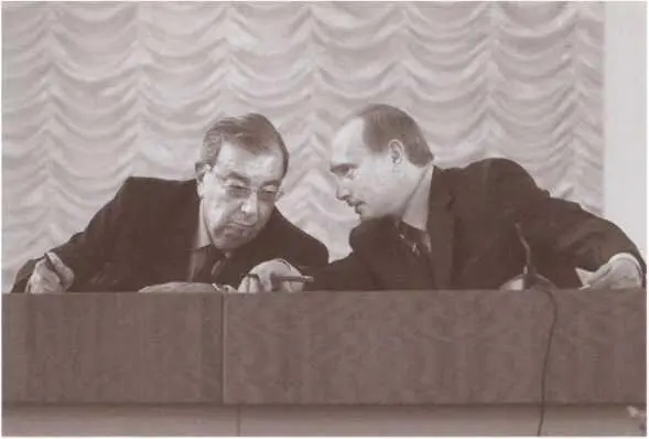 Евгений Примаков и Владимир Путин в президиуме XIV съезда Российского союза - фото 55