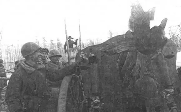 Бойцы 54й армии у подорванного немецкого орудия Скорее всего фотография - фото 37