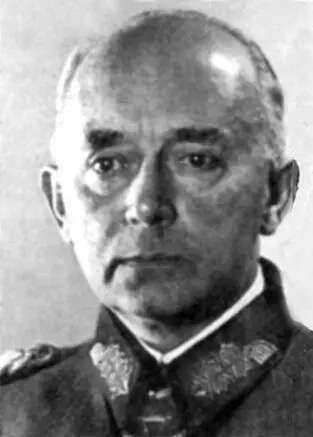 Командующий 5м ак Р Руофф На направлении главного удара после уничтожения - фото 31